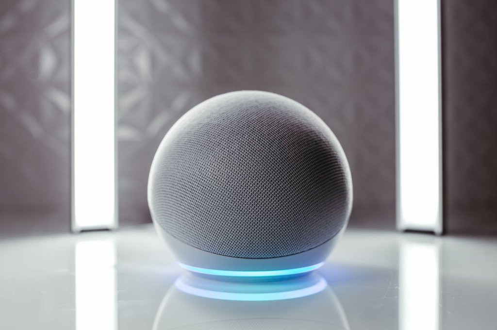 Voice AI’s Commercial Moment: What Smallest.ai’s 13M Bet and Apple’s Siri Paywall Mean for Enterprise Buyers