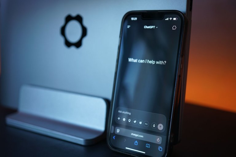 ChatGPT vs Microsoft Copilot in 2026: Which Free AI Assistant Actually Wins?